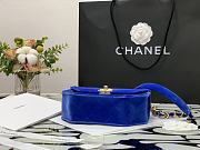 Chanel mini Flap bag velvet & gold metal in blue 99109 20cm - 5