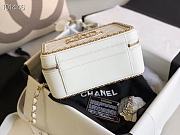 Chanel small Vanity case goatskin & gold metal white - 3