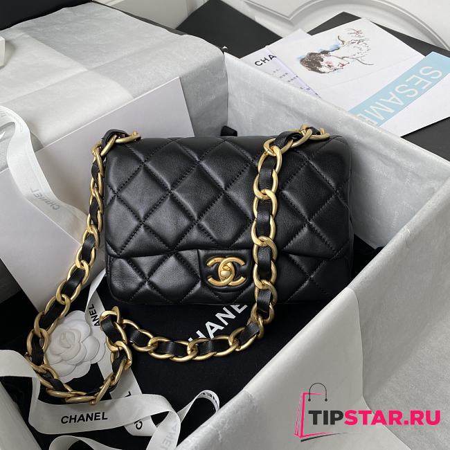 Chanel small Flap bag lambskin & gold metal in black 22cm - 1
