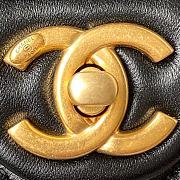 Chanel small Flap bag lambskin & gold metal in black 22cm - 3