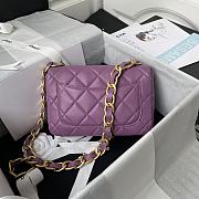 Chanel small Flap bag lambskin & gold metal in purple 22cm - 4
