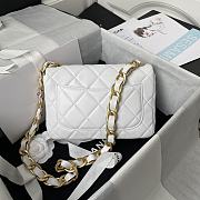 Chanel small Flap bag lambskin & gold metal in white 22cm - 5