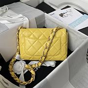 Chanel small Flap bag lambskin & gold metal in yellow 22cm - 3