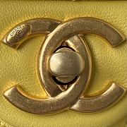 Chanel small Flap bag lambskin & gold metal in yellow 22cm - 5