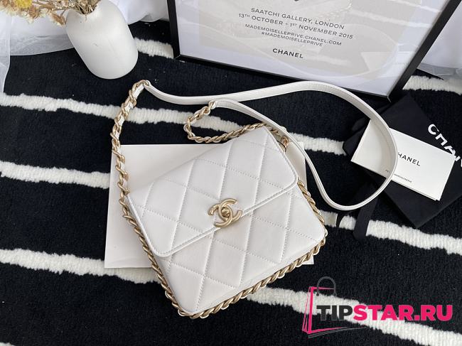 Chanel small Flap bag calfskin & gold metal in white 18cm - 1