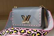 LV Twist MM epi leather gray/pink - 3