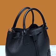 Tory Burch | Mcgraw small drawstring satchel in black 85119 25cm - 2