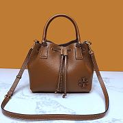 Tory Burch | Mcgraw small drawstring satchel in brown 85119 25cm - 1