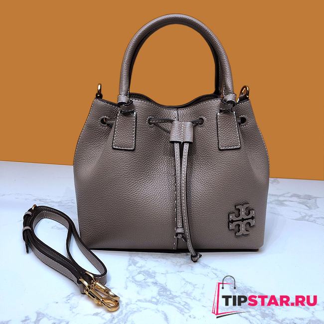 Tory Burch | Mcgraw small drawstring satchel in grey 85119 25cm - 1