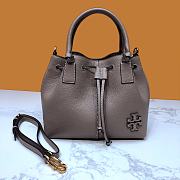 Tory Burch | Mcgraw small drawstring satchel in grey 85119 25cm - 1