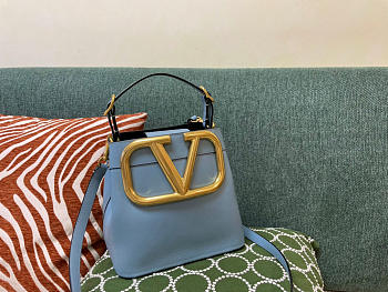 Valentino Supervee calfskin handbag blue 20cm