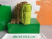 Bottega Veneta Chain cassette suede crossbody bag kiwi 26cm - 4
