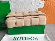 Bottega Veneta Chain cassette suede crossbody bag beige 26cm - 4