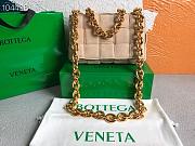 Bottega Veneta Chain cassette suede crossbody bag beige 26cm - 1