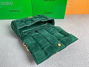 Bottega Veneta Chain cassette suede crossbody bag emerald green 26cm - 6