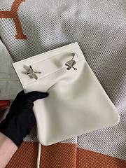 Hermes Aline mini bag in white - 2