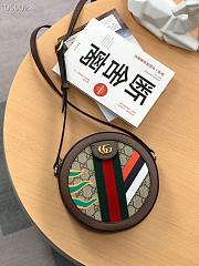 Gucci Round shoulder bag with double G  - 3