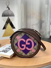 Gucci Round shoulder bag with double G  - 4