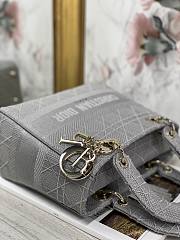 Dior medium Lady D-lite bag in grey M0565 24cm - 4