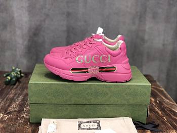 Gucci Rhyton Gucci logo leather sneaker in pink