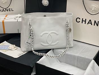 Chanel Tote shopping bag in white AS8473 42cm