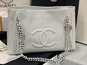 Chanel Tote shopping bag in white AS8473 42cm - 3