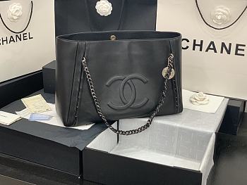 Chanel Tote shopping bag in black AS8473 42cm