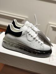 Alexander McQueen Oversized sneaker with transparent dégradé oversized sole and black leather heel detail - 6