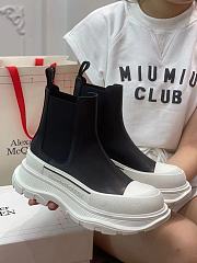 Alexander McQueen Tread slick boot in black - 5