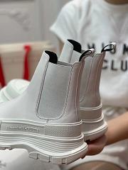 Alexander McQueen Tread slick boot in white - 4