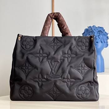 LV OnTheGo GM embroidered with monogram pattern padded in black M59005 41cm
