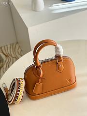 LV Alma BB epi grained leather in gold honey M57341 23.5cm - 4