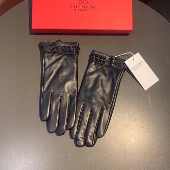 Valentino studded leather gloves 001