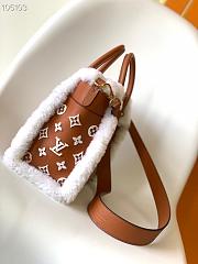 LV On My Side MM grained calf leather and shearling in caramel M58908 30.5cm - 5