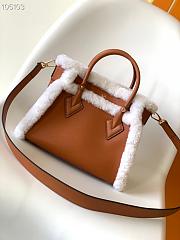 LV On My Side MM grained calf leather and shearling in caramel M58908 30.5cm - 4