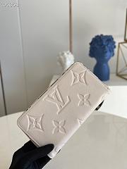 LV zippy wallet monogram empreinte leather in white M80680 19.5cm - 2
