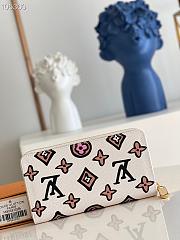 LV Zippy wallet Wild at Heart seasonal collection in white M80683 19.5cm - 6