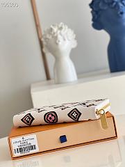 LV Zippy wallet Wild at Heart seasonal collection in white M80683 19.5cm - 5