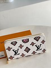 LV Zippy wallet Wild at Heart seasonal collection in white M80683 19.5cm - 3