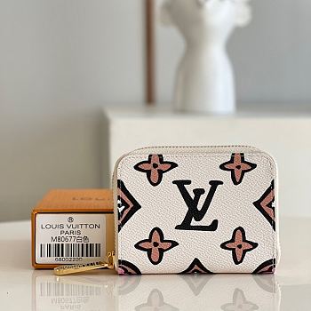 LV Zippy coin purse Wild at Heart seasonal collection in whote M80677 11cm