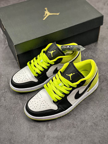 Nike Air Jordan 1 yellow toe