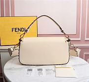 Fendi Baguette white leather bag Size 27x15x6 cm - 5