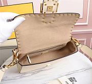 Fendi Baguette white leather bag Size 27x15x6 cm - 3
