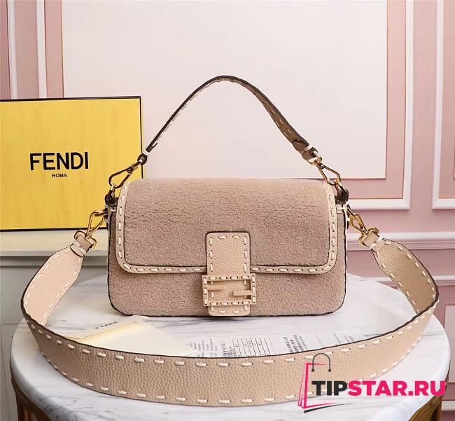 Fendi Baguette pink sheepskin bag 8BR600AH96F1F7N 27cm - 1