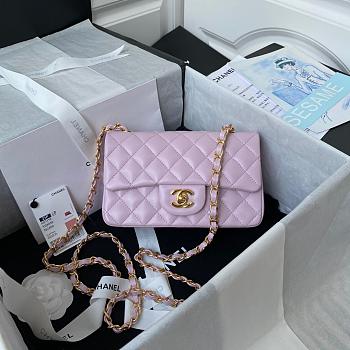 Chanel Small Flap Bag Light Pink Lambskin Gold Metal 20cm
