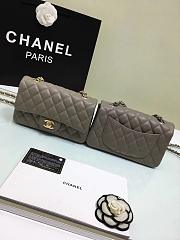 Chanel small Flap bag grained calfskin in gray 20cm - 5