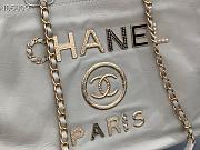 Chanel large Shopping bag white lambskin 40cm - 2