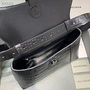Balenciaga Hourglass crocodile leather shoulder bag in black 12801180 29cm - 5
