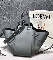 Loewe Small Hammock bag in classic calfskin Light Oat  001027 32x28x15cm - 3