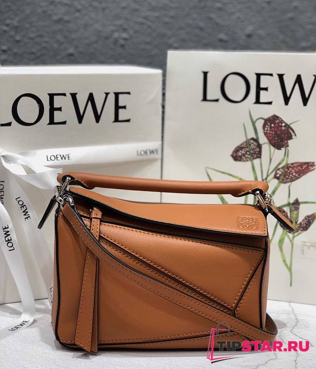 Loewe Puzzle bag in classic calfskin tan 18x12.5x8cm - 1
